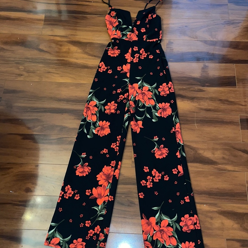 Windsor jumpsuit size: small